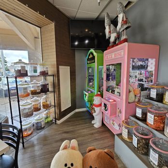 Meet Tea - Claw machines in the corner - Bubble Tea Near Me - Mililani, Hawaii Meet Tea - Claw machines in the corner - Bubble Tea Near Me - Mililani, Hawaii