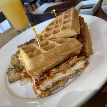 Delicioso Bistro - Diners Near Me - Modesto, California