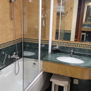 Maggior Consiglio - Bagno elegante - Health Retreats Near Me - Treviso, TV