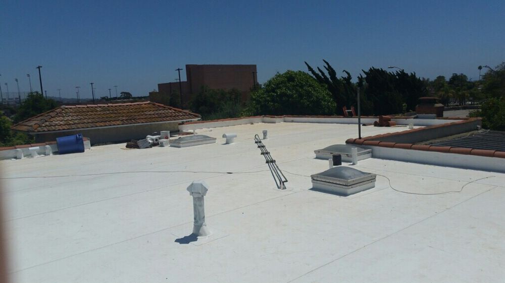 Slide of Al's Roofing & Gutters