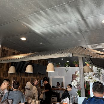 Ca Phe Phin - Front counter - Coffee & Tea Near Me - Sacramento, California