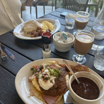 Sunset Grill - Cold brews, huevos rancheros, biscuits and gravy. - American Near Me - Fredericksburg, Texas Sunset Grill - Cold brews, huevos rancheros, biscuits and gravy. - American Near Me - Fredericksburg, Texas