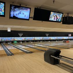 Monterey Lanes - Lanes