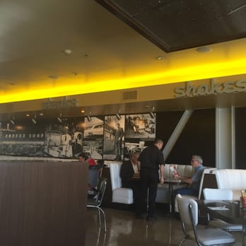 Bob's Big Boy Broiler - American Near Me - Downey, California