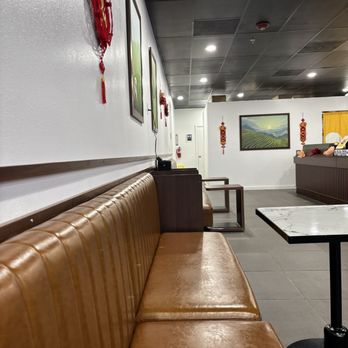 Fatbee Cafe - Seating area - Bubble Tea Near Me - Everett, Washington Fatbee Cafe - Seating area - Bubble Tea Near Me - Everett, Washington