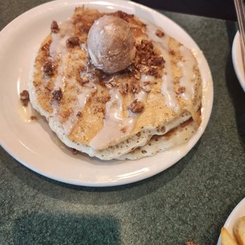 Metro Diner - Cinnamon Roll pancakes - American Near Me - Charleston, South Carolina Metro Diner - Cinnamon Roll pancakes - American Near Me - Charleston, South Carolina