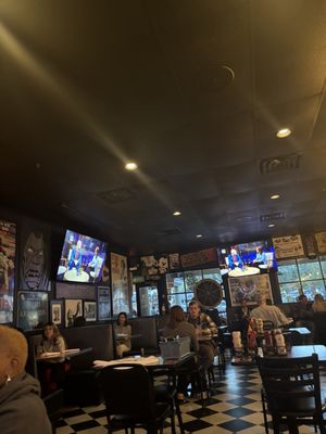 Black Market Bar+Grill (280) by null