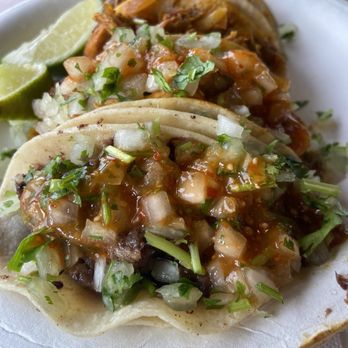 Lilly's Tacos - Tacos de cabesa and pollo - Mexican Near Me - Goleta, California Lilly's Tacos - Tacos de cabesa and pollo - Mexican Near Me - Goleta, California