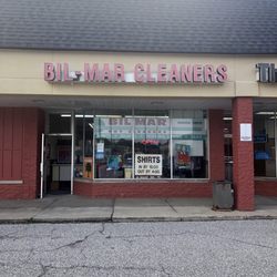 Bil-Mar Dry Cleaner - This is the store front.