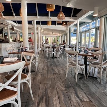 Hogfish Harry's Restaurant + Bar - Dining area - Seafood Near Me - Naples, Florida Hogfish Harry's Restaurant + Bar - Dining area - Seafood Near Me - Naples, Florida
