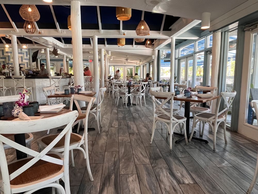 Hogfish Harry's Restaurant + Bar