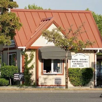 Cafe Au Lait - the outside of the restaurant - Coffee & Tea Near Me - Olympia, Washington