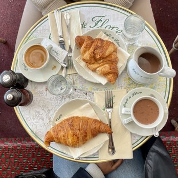 Café de Flore - Cafes Near Me - Paris, 75 Café de Flore - Cafes Near Me - Paris, 75