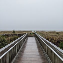 Islanders Beach Park - View of the beach from the boardwalk at Islanders Beach Park