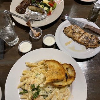 Dewey's Restaurant and Bar - Sandwiches Near Me - Moab, Utah