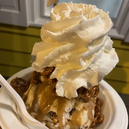Salted Caramel PB Pretzel Sundae.....was SO good.