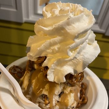 Hassles Ice Cream Parlor - Salted Caramel PB Pretzel Sundae.....was SO good. - Ice Cream & Frozen Yogurt Near Me - Wildwood, New Jersey
