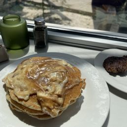 Cinnamon roll pancakes