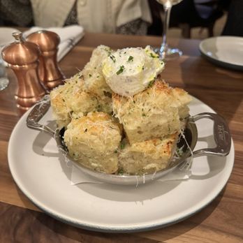 North Italia Topanga - White Truffle Garlic Bread - Italian Near Me - Canoga Park, California North Italia Topanga - White Truffle Garlic Bread - Italian Near Me - Canoga Park, California
