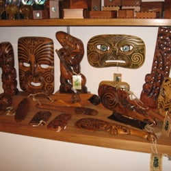 Silver Fern Gallery - Queenstown's largest selection of Maori Art and Carvings