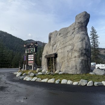 97 Rock House - Big rock - Coffee & Tea Near Me - Peshastin, Washington