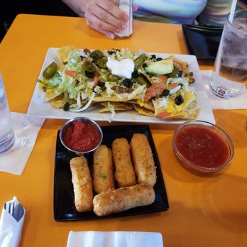 Tastebuds Live - Ultimate nachos and cheese sticks - American Near Me - Fort Worth, Texas