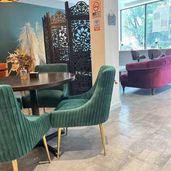Oda Cafe - Seating - Modern European Near Me - Staten Island, New York