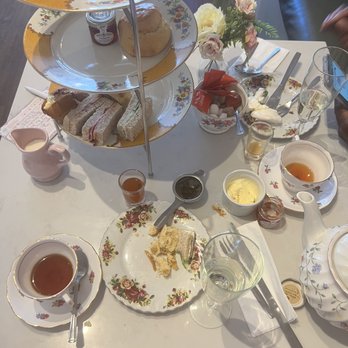 Dotty's Teahouse - Afternoon tea set up - Tea Rooms Near Me - Carshalton, XGL