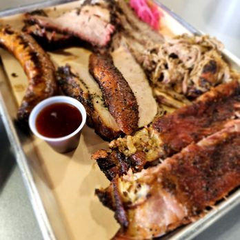 Brazen Que - Barbeque Near Me - Livingston, Tennessee