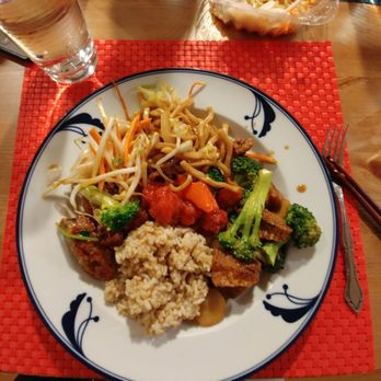 Garden Fresh - Bit of everything. Chicken chow mein, beef broccoli, brown rice, crispy duck, wontons, tofu delight, sweet and sour pork - Chinese Near Me - Mountain View, California