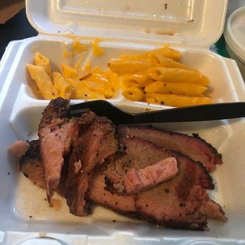 The Feed Hut - Brisket w Mac and cheese - Barbeque Near Me - Grand Saline, Texas The Feed Hut - Brisket w Mac and cheese - Barbeque Near Me - Grand Saline, Texas