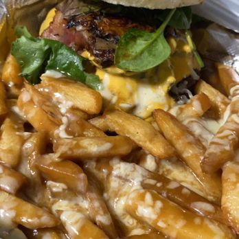 Beer Pockets BBQ - Hola Primo burger (bacon and jalapeño beer cheese) with jersey disco fries! - Barbeque Near Me - Greenwood Lake, New York Beer Pockets BBQ - Hola Primo burger (bacon and jalapeño beer cheese) with jersey disco fries! - Barbeque Near Me - Greenwood Lake, New York