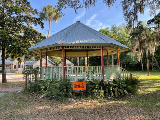 Slide of Curry's Roofing