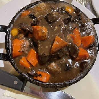 Harvest Restaurant - Braised beef pie - American Near Me - Lehi, Utah Harvest Restaurant - Braised beef pie - American Near Me - Lehi, Utah