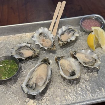 Murphys Grade - Half dozen oysters - Seafood Near Me - Murphys, California