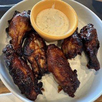 Fast Friends Beer - Six count of barbecue made-to-order wings - Breweries Near Me - Austin, Texas