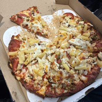Twin Foxes - Spicy Hawaiian pizza (substitute pepperoni for Canadian bacon! - Bars Near Me - Everett, Washington Twin Foxes - Spicy Hawaiian pizza (substitute pepperoni for Canadian bacon! - Bars Near Me - Everett, Washington
