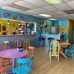 Trailer Trash Treatz - Colorful interior