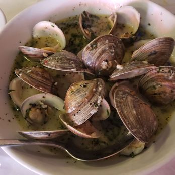 Cucina Bella - The awesome steamed clams in white sauce! - Italian Near Me - Algonquin, Illinois Cucina Bella - The awesome steamed clams in white sauce! - Italian Near Me - Algonquin, Illinois