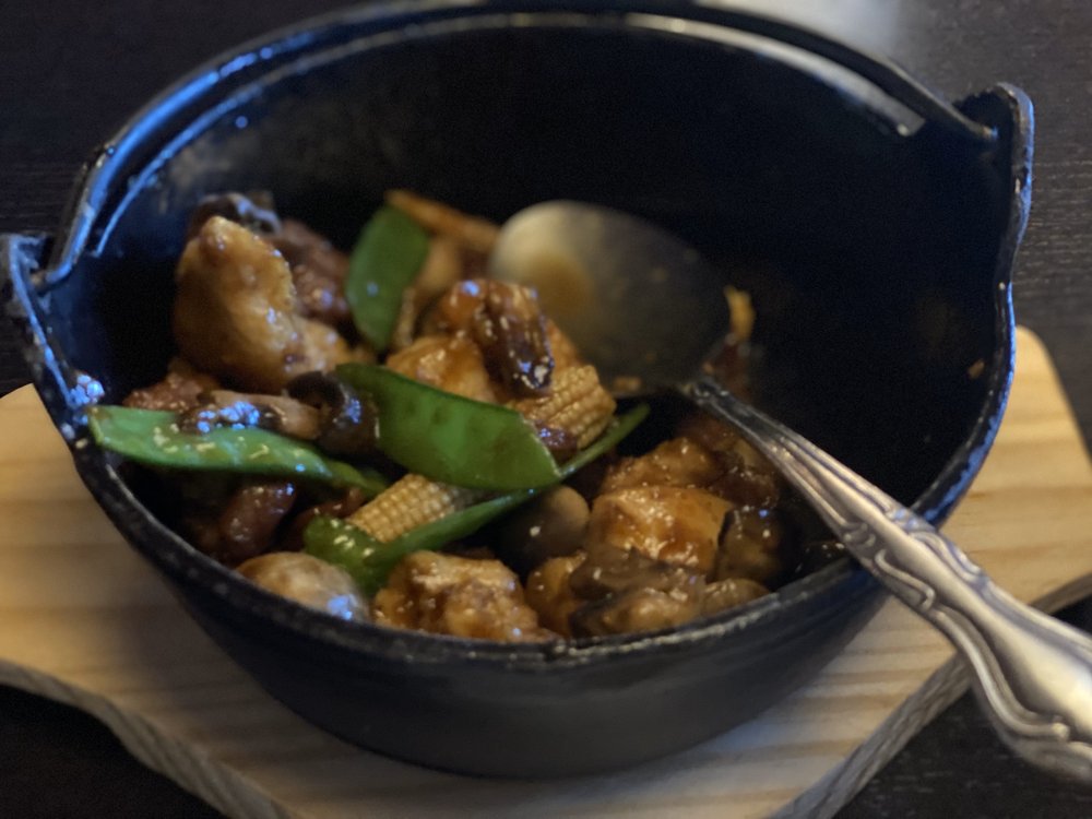 CHIN’S SZECHWAN VISTA 600 E Vista Way, Vista, California 278