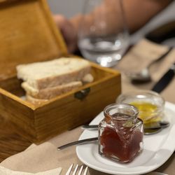 Restaurante Raízes - Bread with olive oil and pepper sauce - very special.