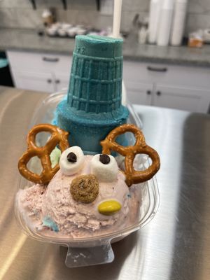 Scoop and Joy by null