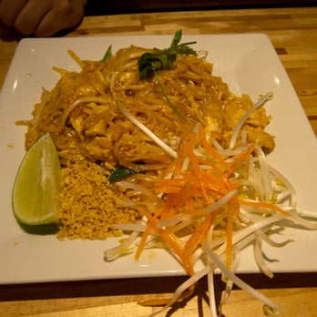 Manaow - Pad Thai - Thai Near Me - Long Beach, California Manaow - Pad Thai - Thai Near Me - Long Beach, California