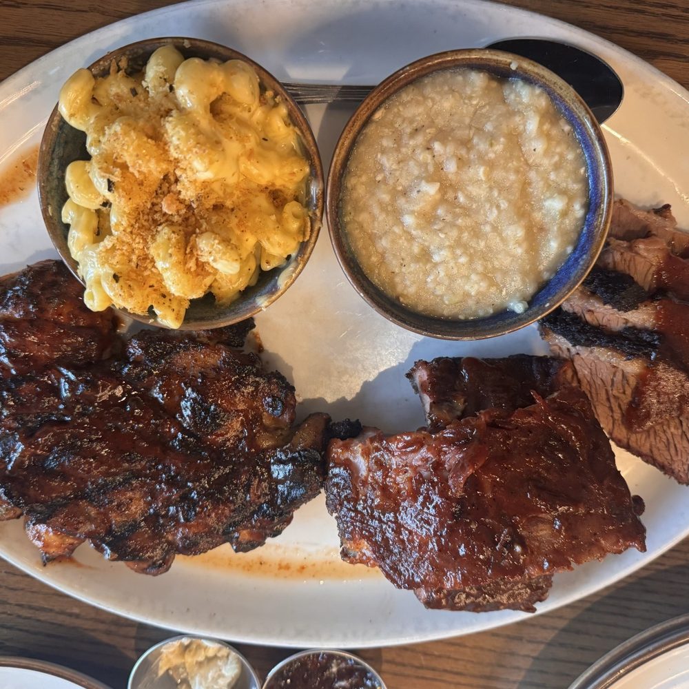 Gus's BBQ - Picnic Platter with Mac & cheese and jalapeño grits - Barbeque Near Me - Porter Ranch, California