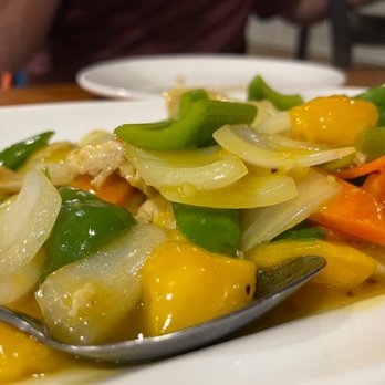Golden Dragon Palace - Mango Chicken - Chinese Near Me - Niagara Falls, Ontario Golden Dragon Palace - Mango Chicken - Chinese Near Me - Niagara Falls, Ontario