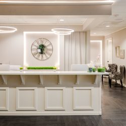 Aura MD | Ashley Toutounchi, MD