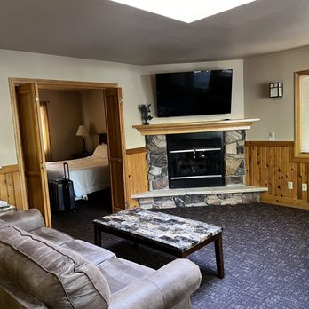 Mount Shasta Resort - Chalet - Hotels Near Me - Mount Shasta, California Mount Shasta Resort - Chalet - Hotels Near Me - Mount Shasta, California