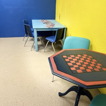 Bee's Laundromat - Enjoy a game of chess while you wait! - Laundromat Near Me - Laughlin, Nevada Bee's Laundromat - Enjoy a game of chess while you wait! - Laundromat Near Me - Laughlin, Nevada