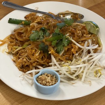 Grandma's Thai Kitchen - Chicken Pad Thai - Thai Near Me - Studio City, California Grandma's Thai Kitchen - Chicken Pad Thai - Thai Near Me - Studio City, California