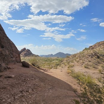 Hole-in-the-Rock - Surrounding area - Hiking Near Me - Phoenix, Arizona Hole-in-the-Rock - Surrounding area - Hiking Near Me - Phoenix, Arizona